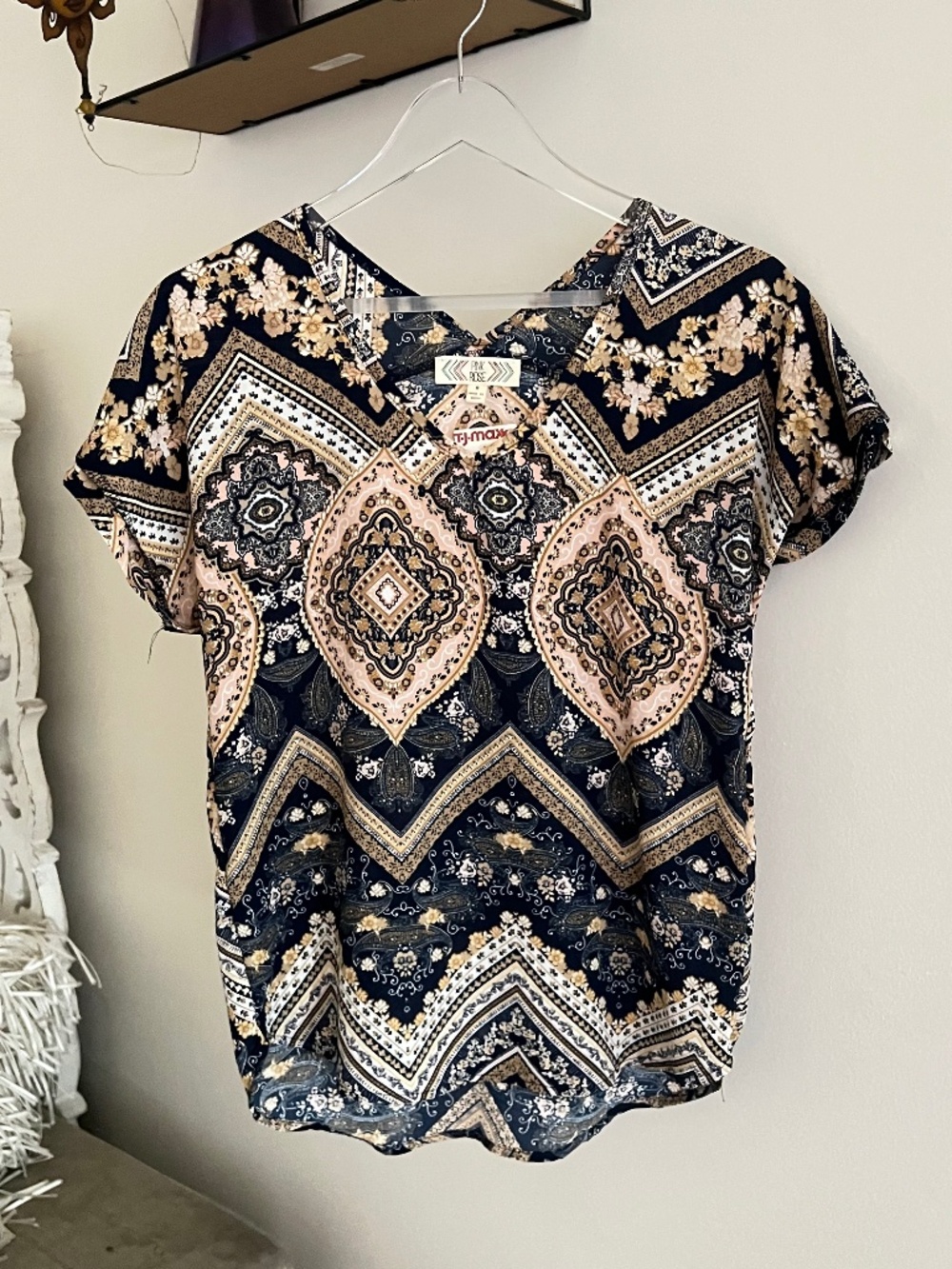 🪞 NWT v neck short sleeve printed light boho chic dressy blouse in multi color